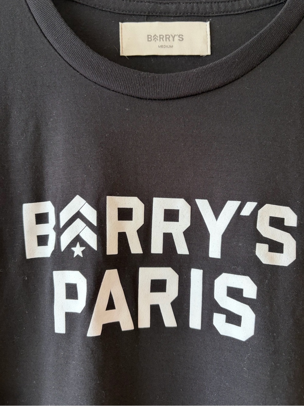 BARRY’S BOOTCAMP NEW Black White Cropped Crop Tee T Shirt Top M - Picture 2 of 3